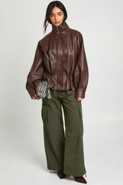 Veste Col Montant Taille Cintrée En Synthétiquecuir Grainé