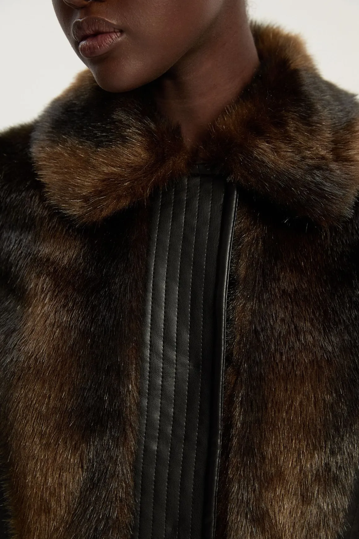 Veste Courte Ceinturée à Panneaux synthétique et synthétiquecuir