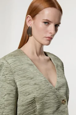 Veste Courte Cintrée À Boutonnage Frontal En Satin Froissé