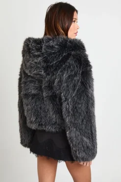 Veste courte en fourrure
