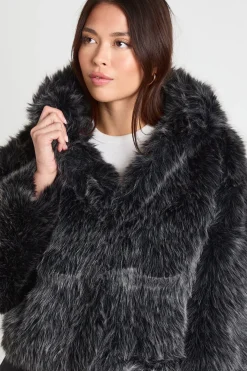 Veste courte en fourrure