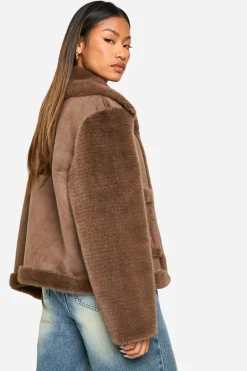 Veste courte en synthétique assemblée