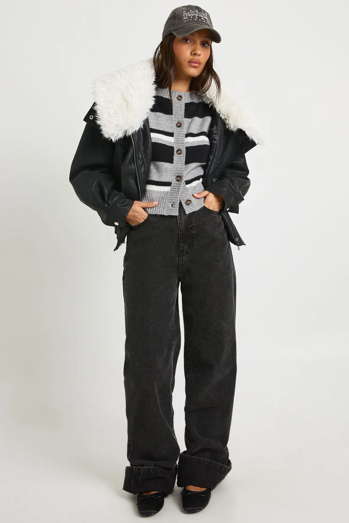 Veste courte en synthétique à col de fourrure
