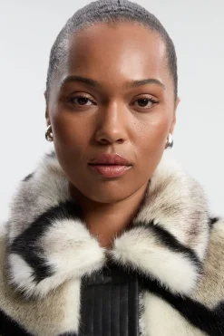 Veste Courte Grande Taille En Synthétique À Panneaux En Synthétiquecuir Avec Rayures Et Ceinture