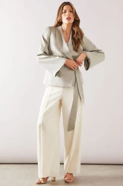 Veste Croisée en Satin Fluide avec Ceinture à Nouer