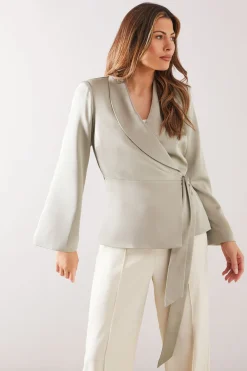 Veste Croisée en Satin Fluide avec Ceinture à Nouer