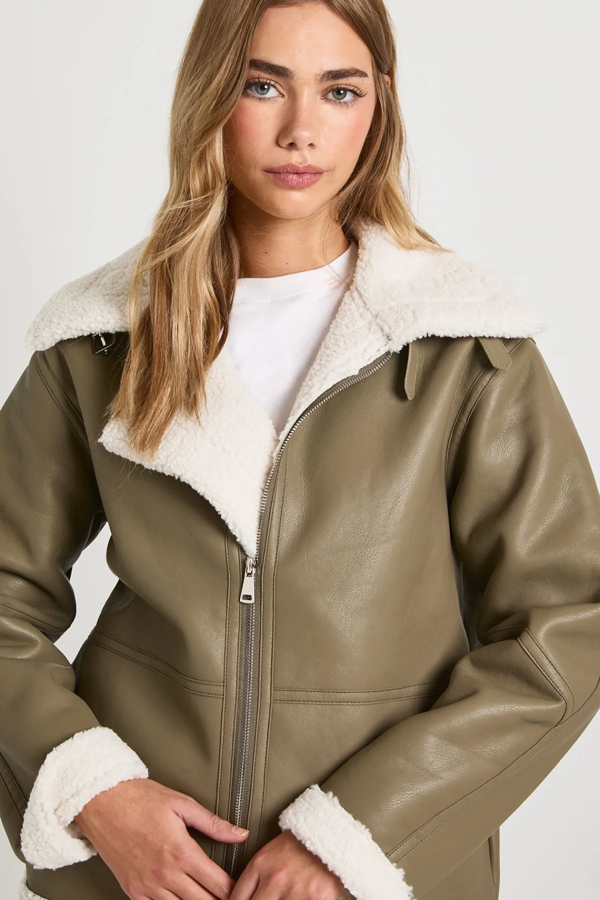 boohoo Veste d'Aviateur en synthétiquecuir avec Bordure Teddy<Femme Vestes & Manteaux