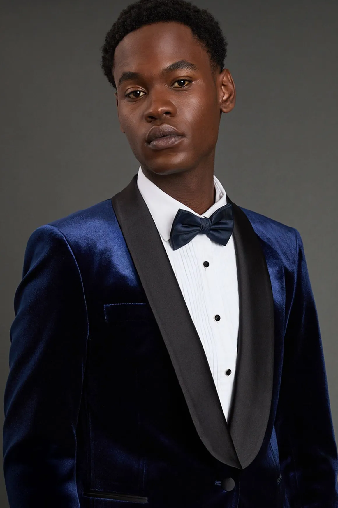 Veste de Smoking en Velours Bleu Marine à Revers Larges Coupe Ajustée