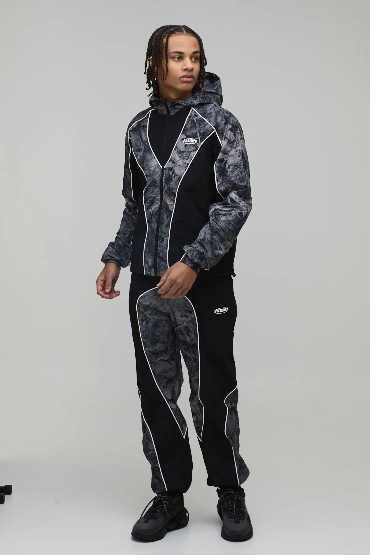 boohooMAN Veste De Survêtement À Casynthétiqueche Coupe Regular En Nylon Avec Blocs De Couleur Et Passepoil<Homme Vestes & Manteaux Grande Taille|Tout Afficher