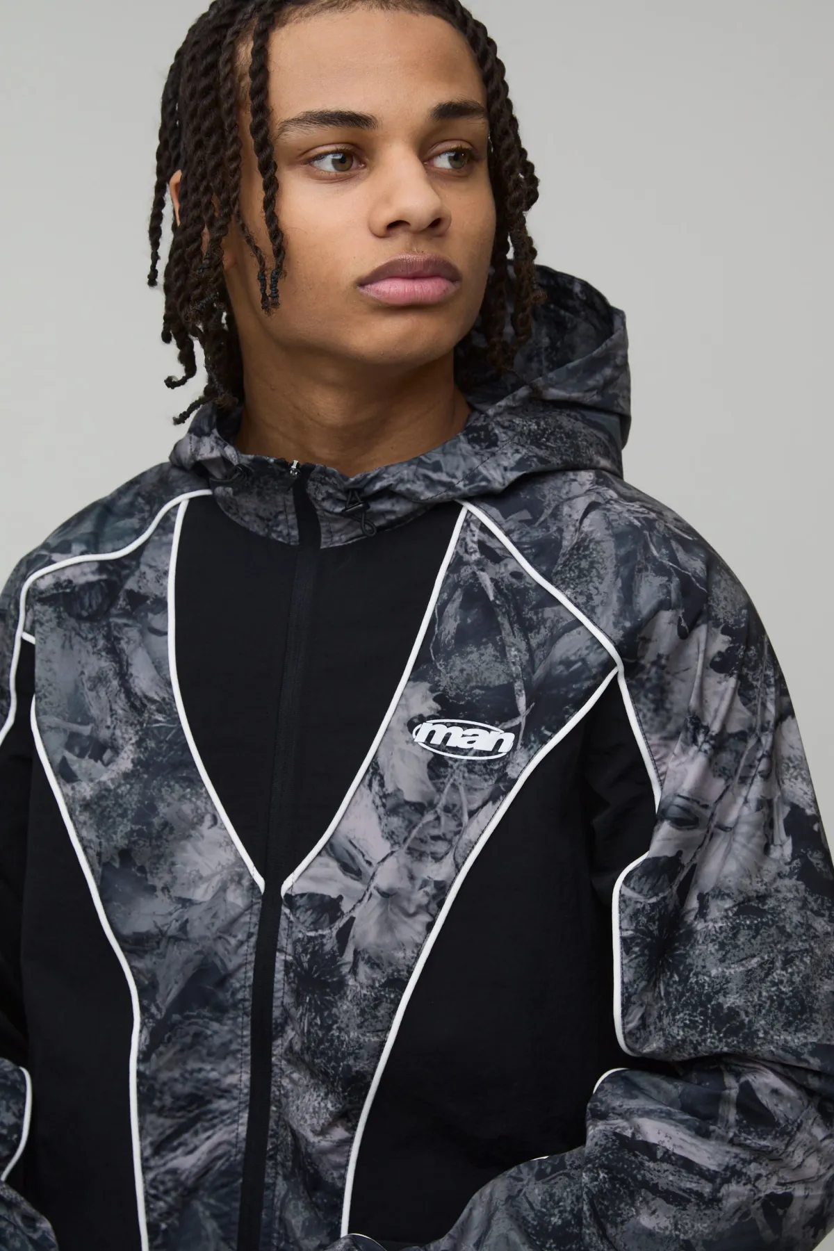 boohooMAN Veste De Survêtement À Casynthétiqueche Coupe Regular En Nylon Avec Blocs De Couleur Et Passepoil<Homme Vestes & Manteaux Grande Taille|Tout Afficher