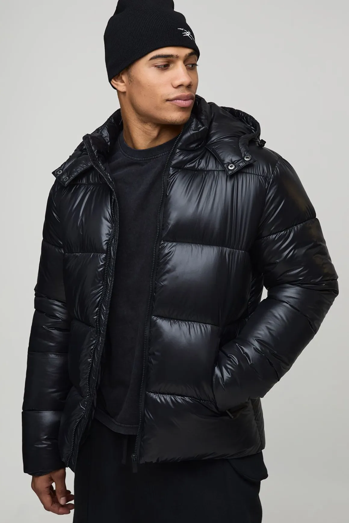 Veste doudoune à haute brillance en noir
