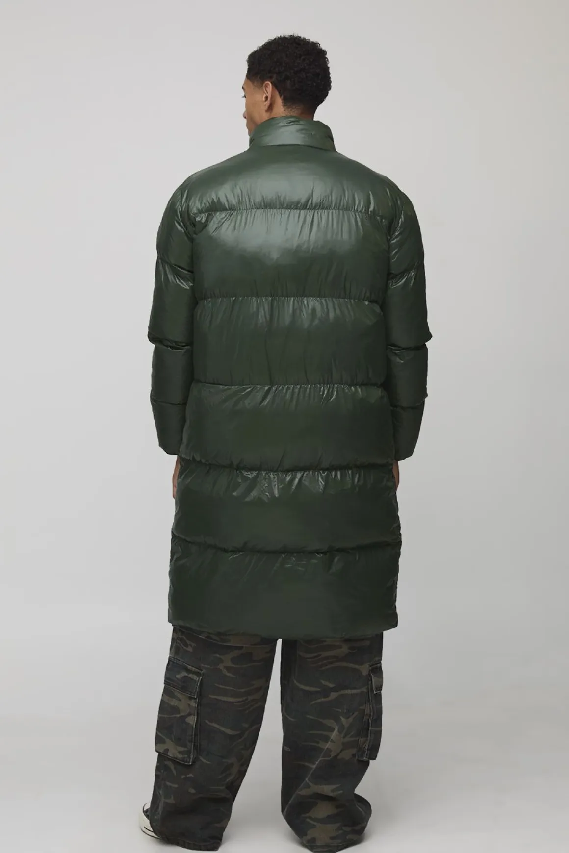 Veste doudoune longue à coupe régulière et haute brillance