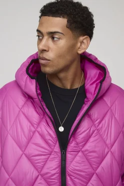 boohooMAN Veste doudoune surdimensionnée à la coupe carrée, très brillante, matelassée en losanges, à capuche entonnoir<Homme Manteaux Et Vestes