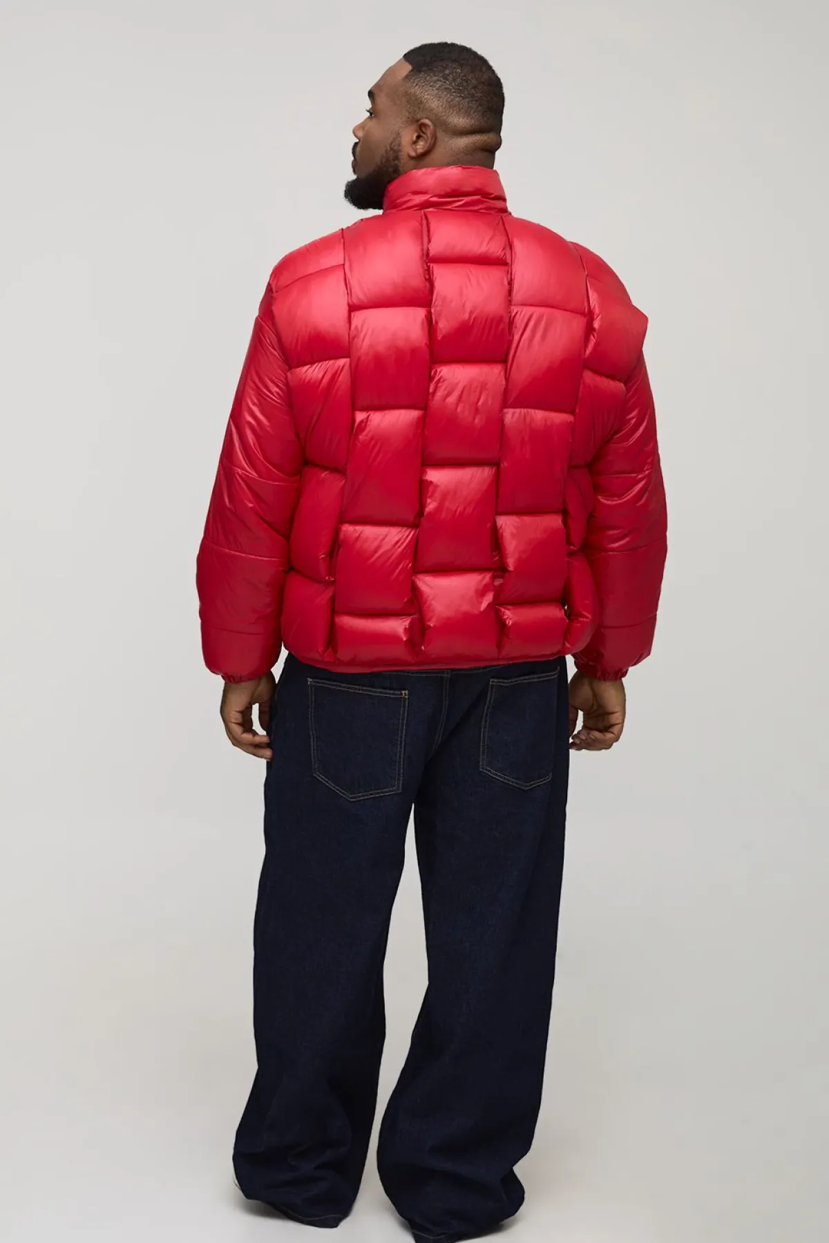 boohooMAN Veste doudoune surdimensionnée à col entonnoir avec tissage haute brillance<Homme Vestes & Manteaux Grande Taille|Tout Afficher