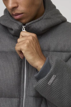 boohooMAN Veste doudoune tricotée à capuche, coupe ample<Homme Maille|Mailles