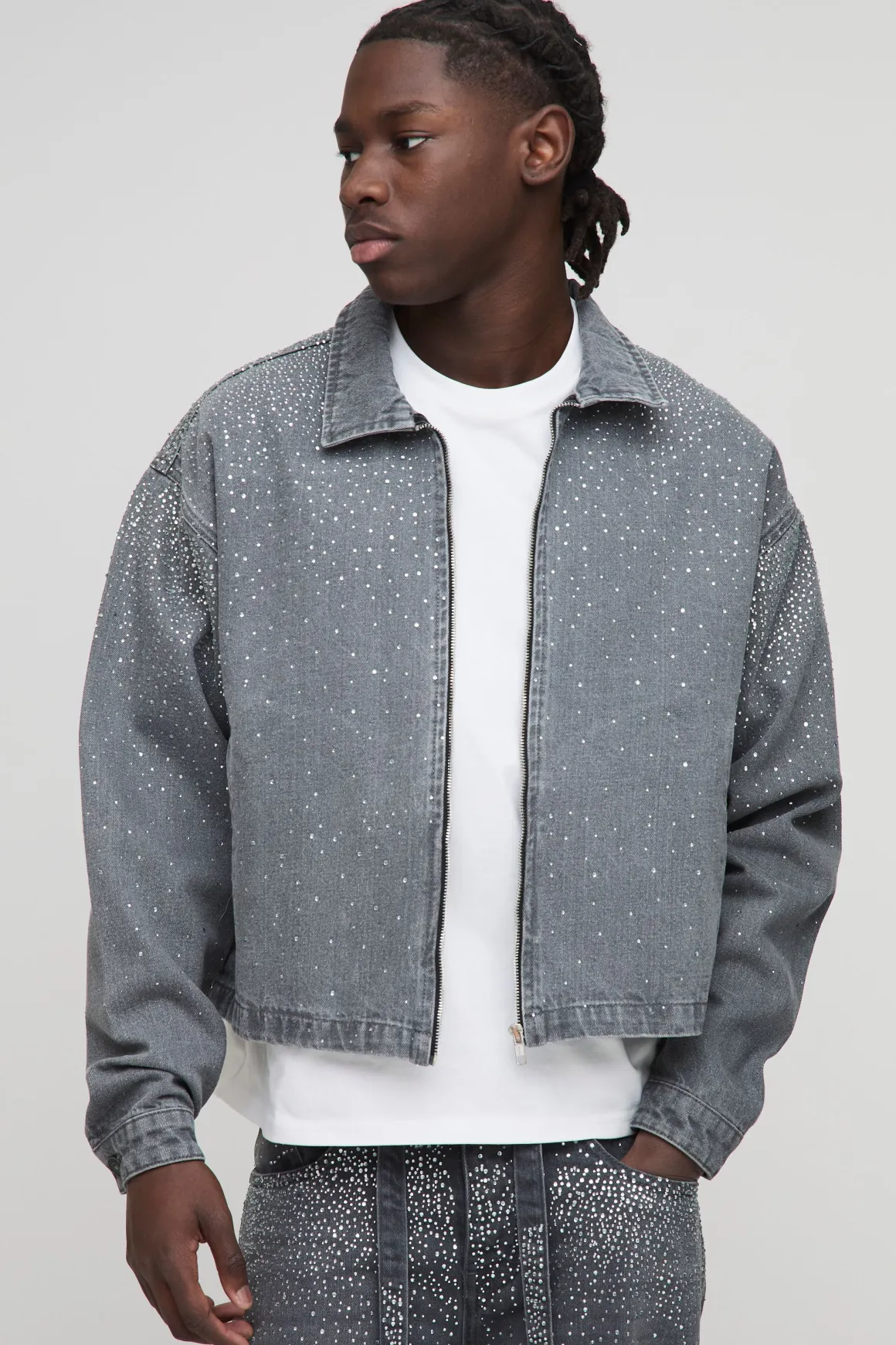Veste en denim boxy ornée de strass