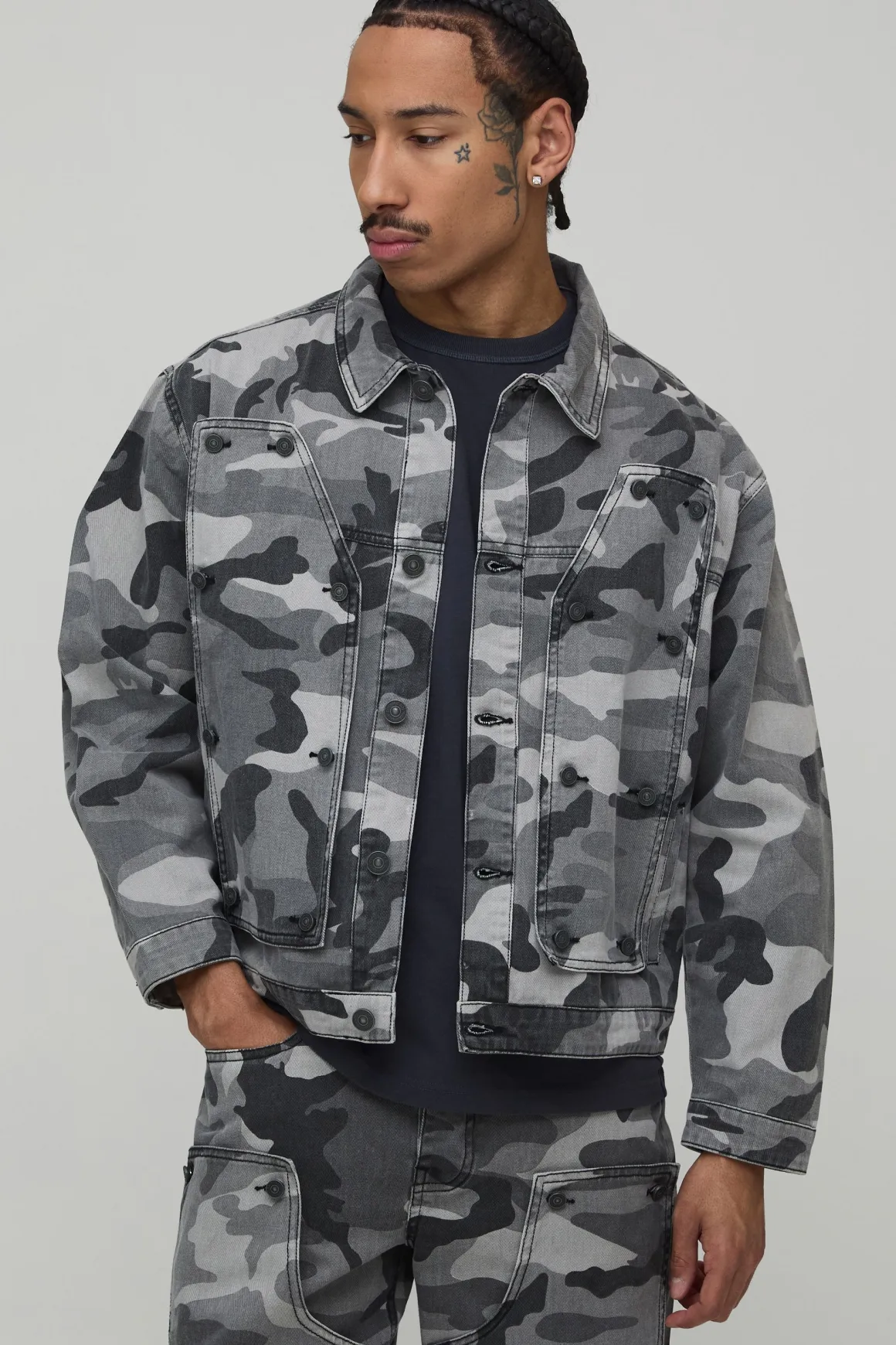Veste en denim camouflage à coupe régulière avec panneau de charpentier amovible