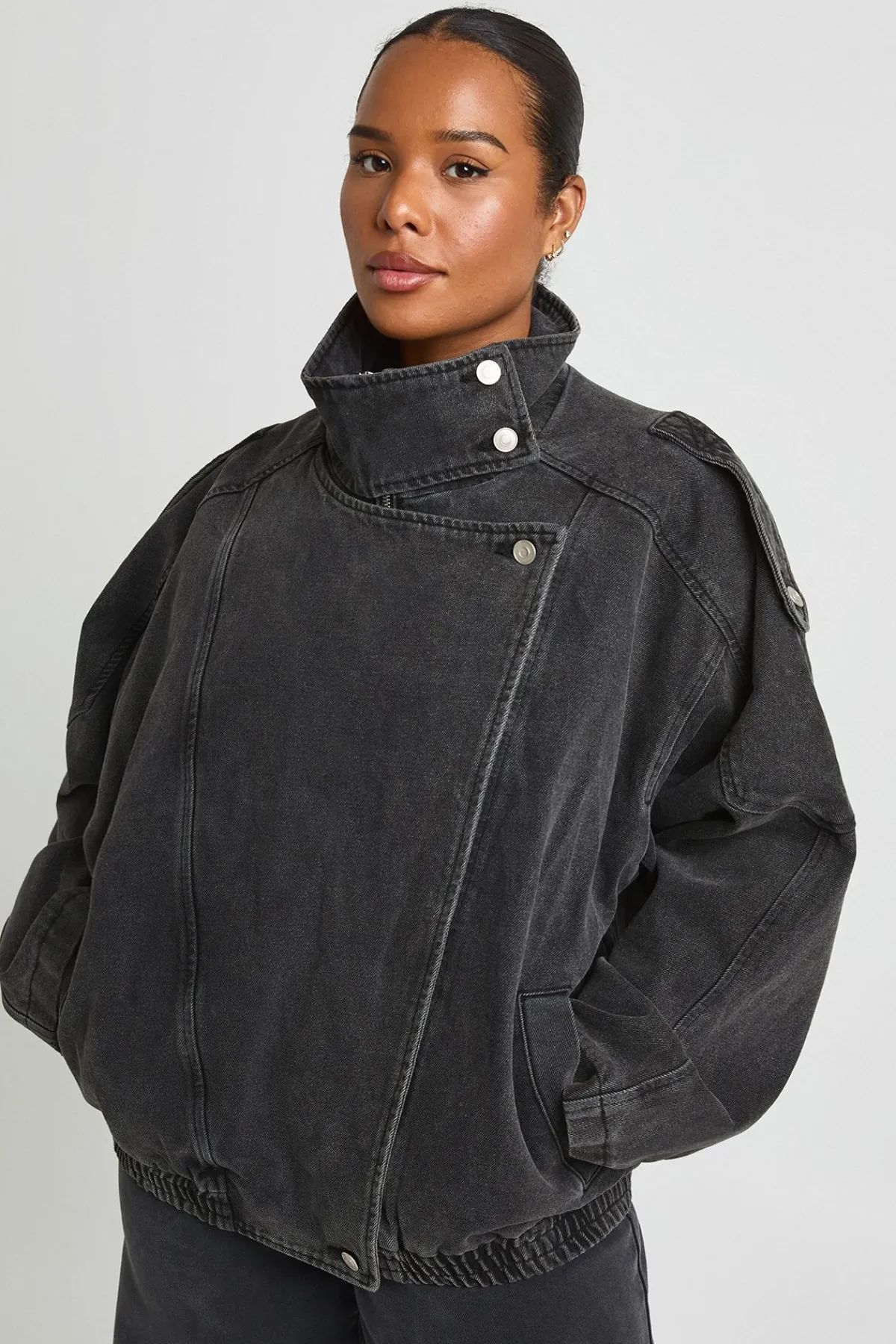 boohoo Veste En Denim Grande Taille Col Montant Asymétrique<Femme Denim|Vestes & Manteaux