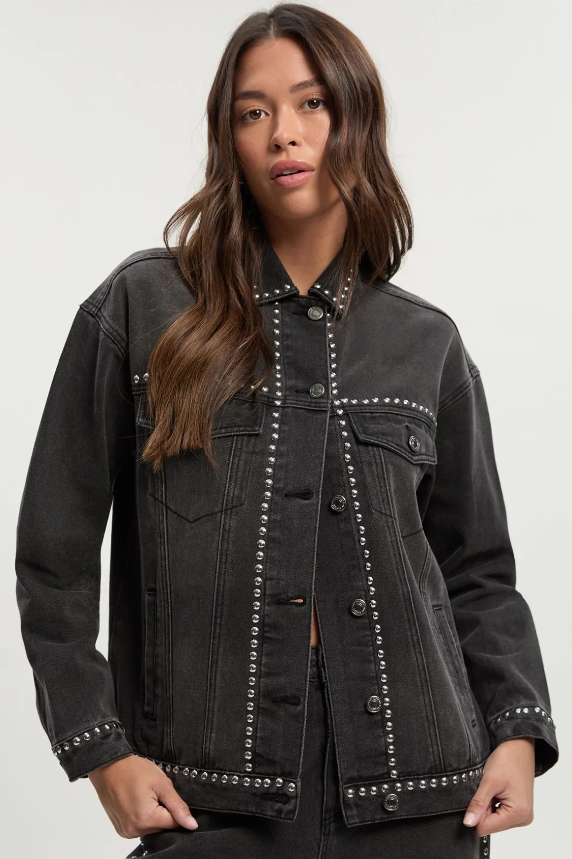 Veste en denim oversize cloutée