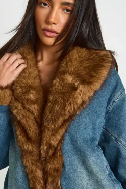 Veste En Jean Avec Bordure En Synthétique