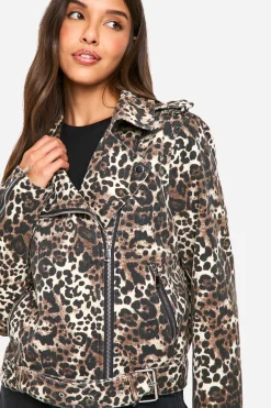 Veste en jean biker à motif léopard