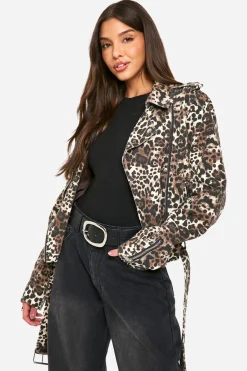 Veste en jean biker à motif léopard