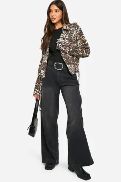 Veste en jean biker à motif léopard