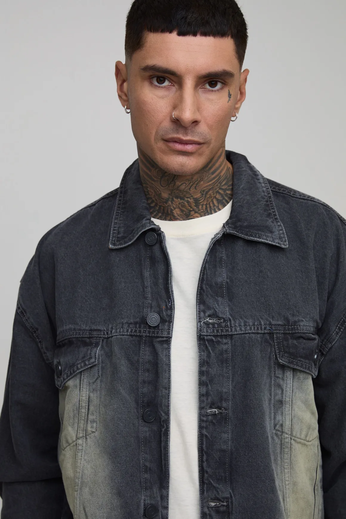 Veste en jean longue, teintée, lavée, à la coupe carrée et surdimensionnée