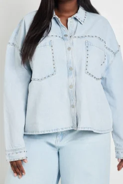 boohoo Veste En Jean Ornée De Clous Grande Taille<Femme Denim|Vestes & Manteaux