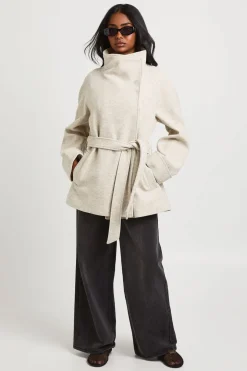 Veste En Laine Ceinturée À Col Cheminée