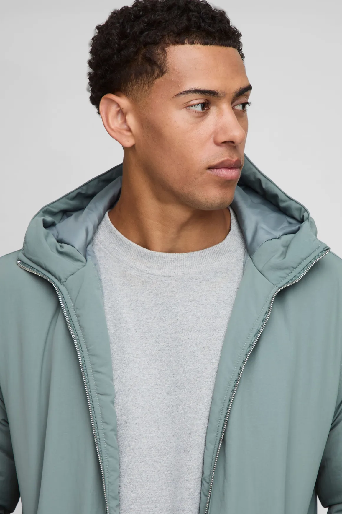 Veste en nylon à capuche, coupe régulière, à texture froissée et finition peached