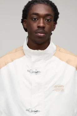 Veste En Nylon Surdimensionnée À Col Montant Avec Fermoir Métallique