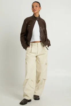 Veste En Synthétique Avec Col Boutonné Et Poches Zippées