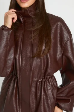 Veste En Synthétique Avec Détail Taille Cintrée