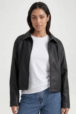 Veste En Synthétique À Col Montant