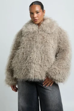 boohoo Veste En Synthétique Mongole Grande Taille<Femme Vestes & Manteaux