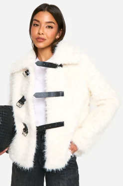 Veste en synthétique texturée avec détail boucle
