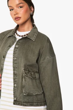 Veste lavée à détails boutons