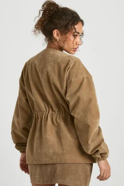 Veste look suédé sans col à taille cintrée