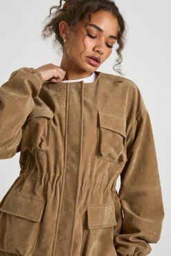 Veste look suédé sans col à taille cintrée