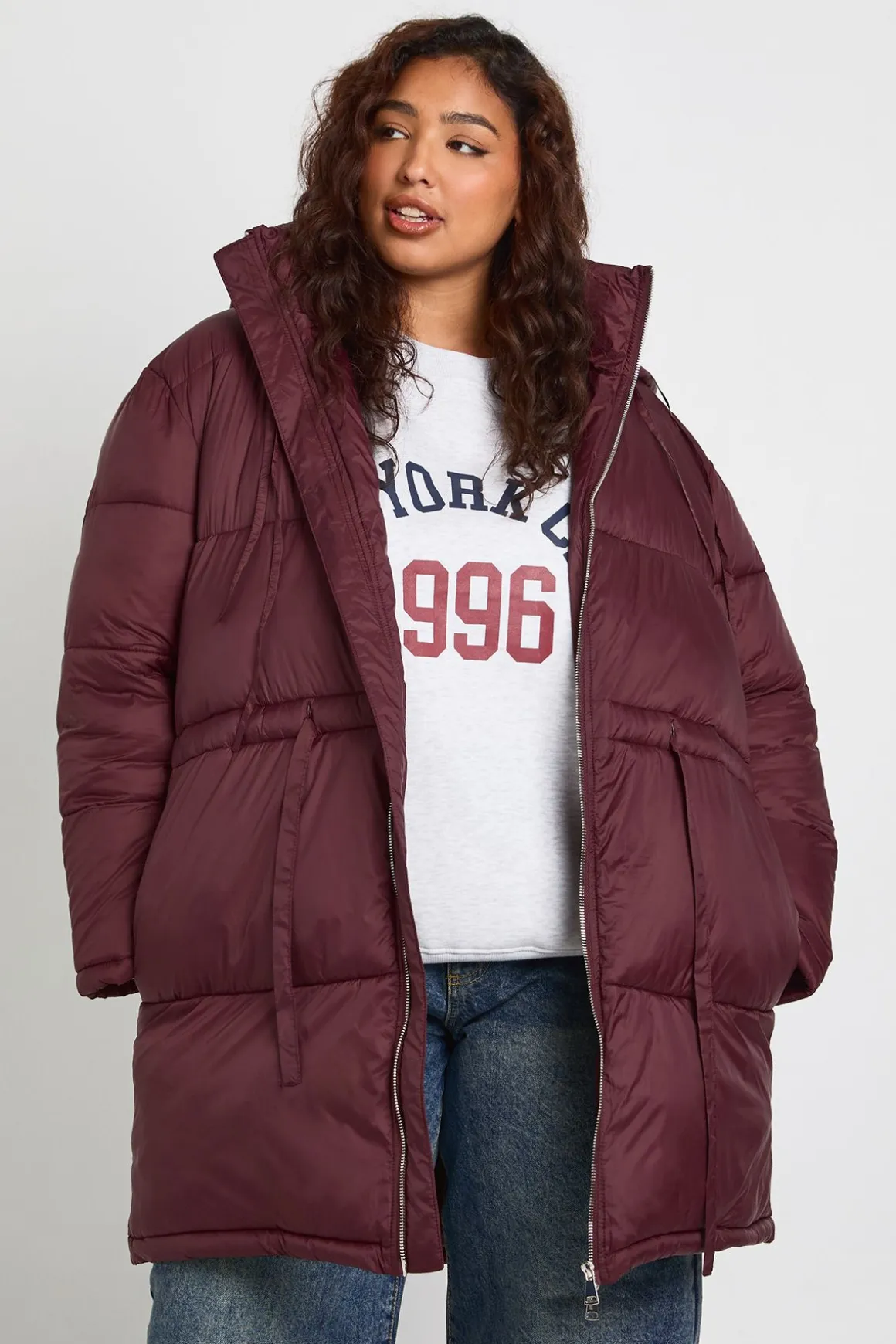 Veste matelassée à capuche et à taille cintrée Plus