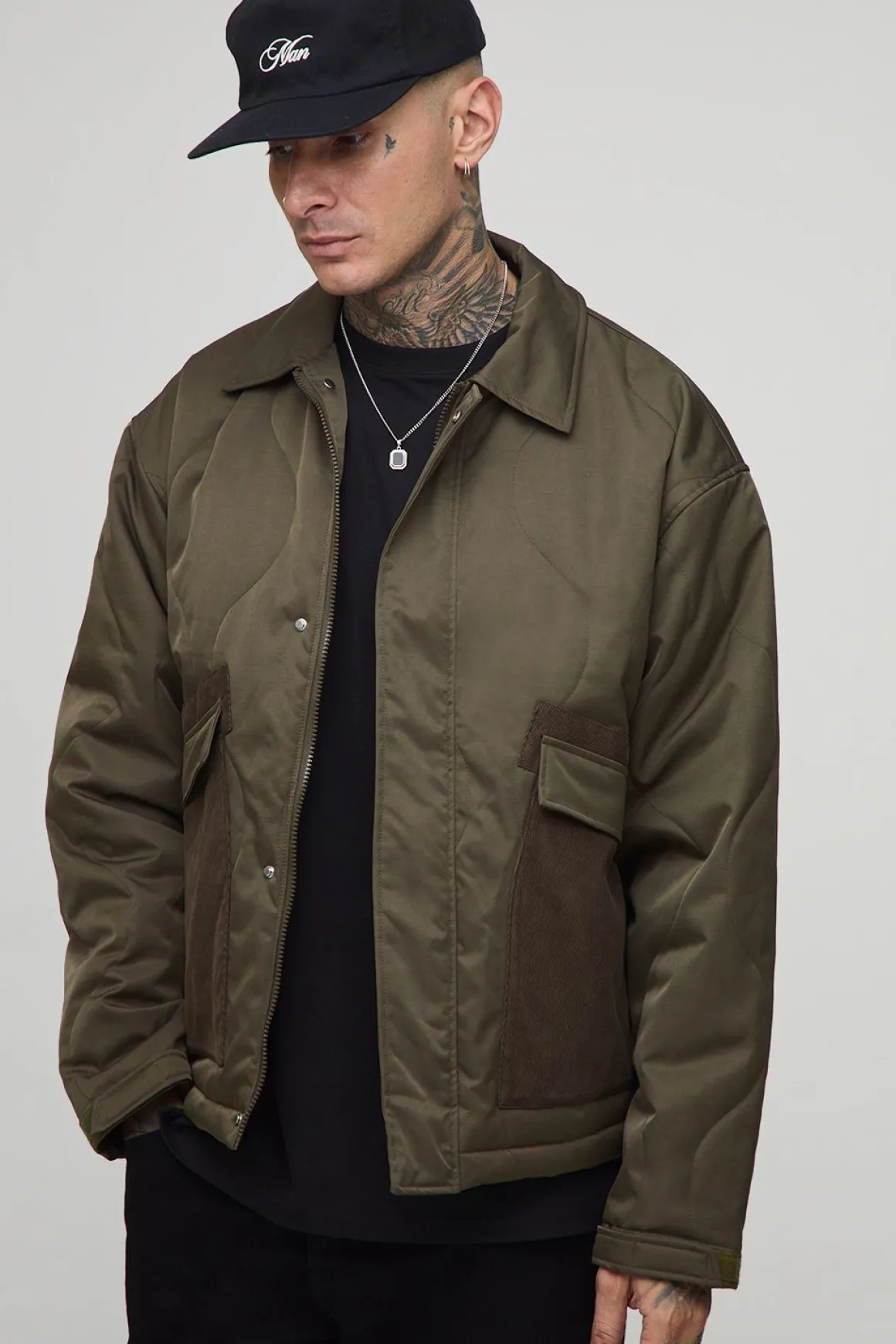 Veste oversize matelassée à col haut en velours côtelé