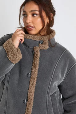 boohoo Veste Plus avec détail de garniture Teddy<Femme Vestes & Manteaux