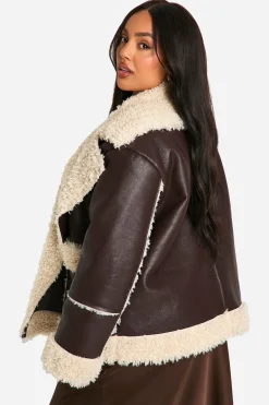 boohoo Veste Plus à détail Borg<Femme Looks Chocolat|Manteaux Et Vestes D’Automne