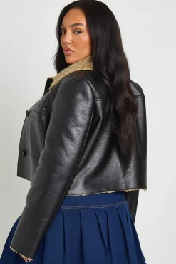 boohoo Veste Plus Teddy à détail de garniture<Femme Vestes & Manteaux