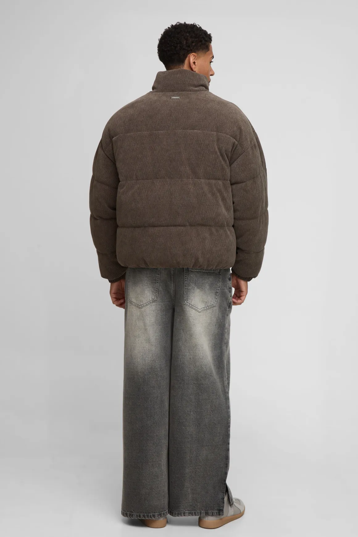 Veste puffer à col entonnoir, coupe régulière, à texture synthétique