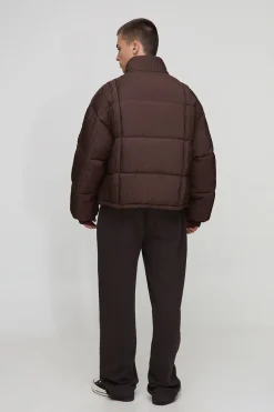 Veste puffer texturée à col entonnoir avec effet pintuck, coupe boxy
