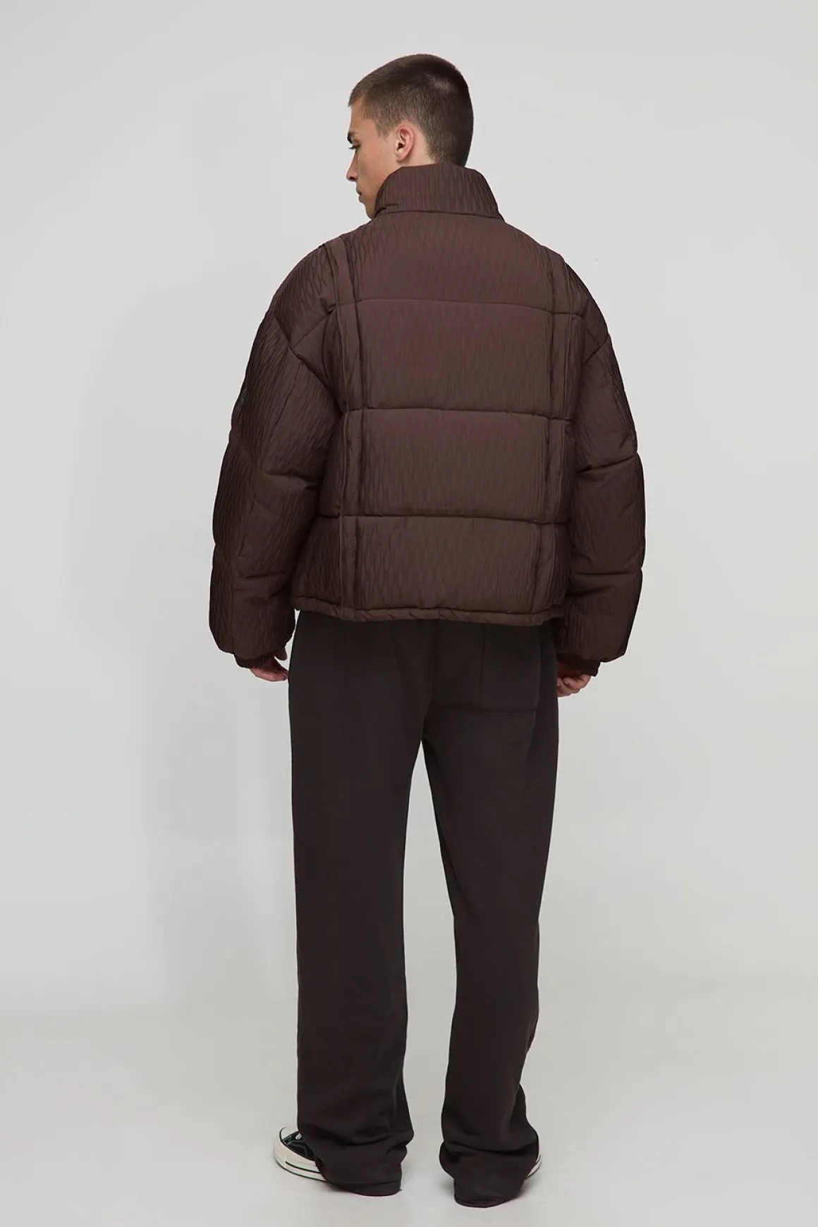Veste puffer texturée à col entonnoir avec effet pintuck, coupe boxy