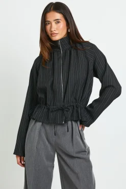 boohoo Veste À Rayures Fines Avec Détail Taille Ceinturée<Femme Vestes & Manteaux