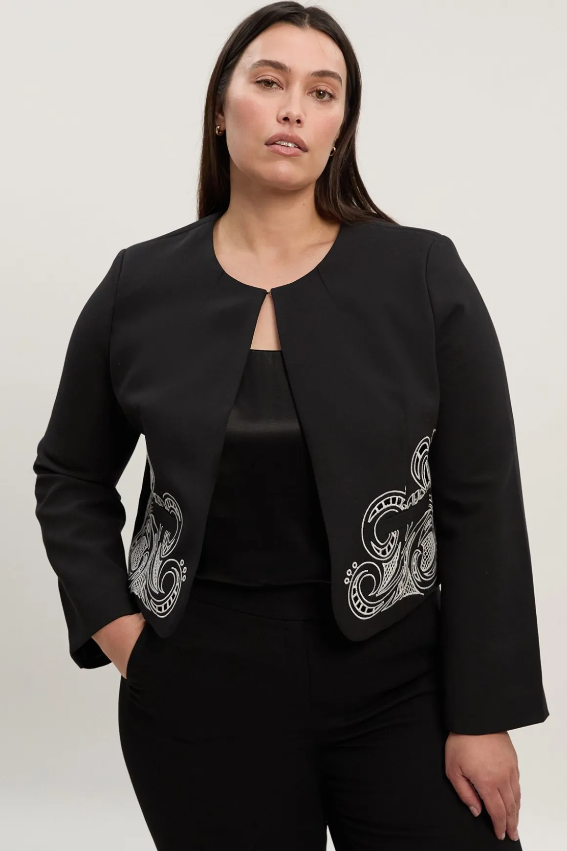 Veste Sans Col Ajustée avec Détails Ajourés Grande Taille